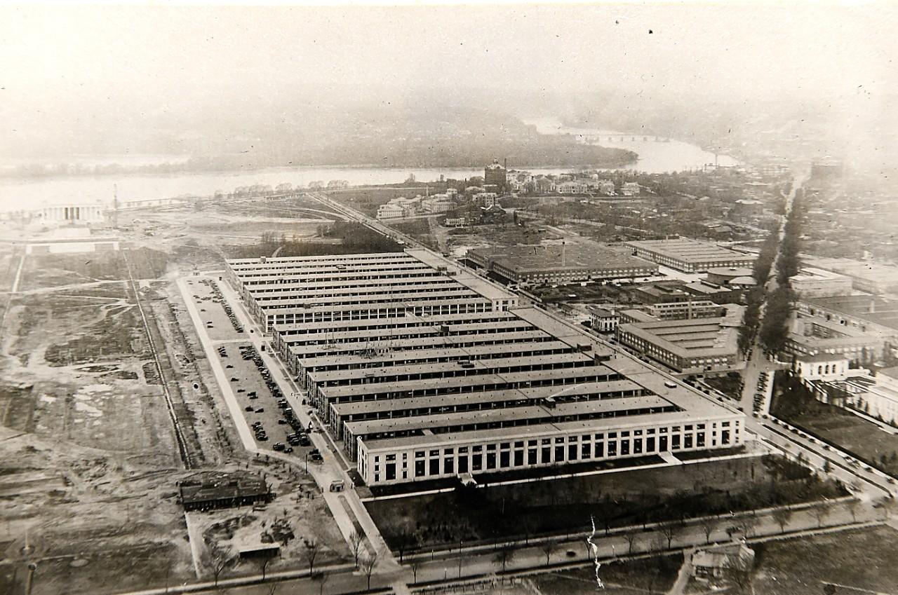 Image for 'Tempo' Buildings: When the Mall was Covered in Office Buildings (High School Level)