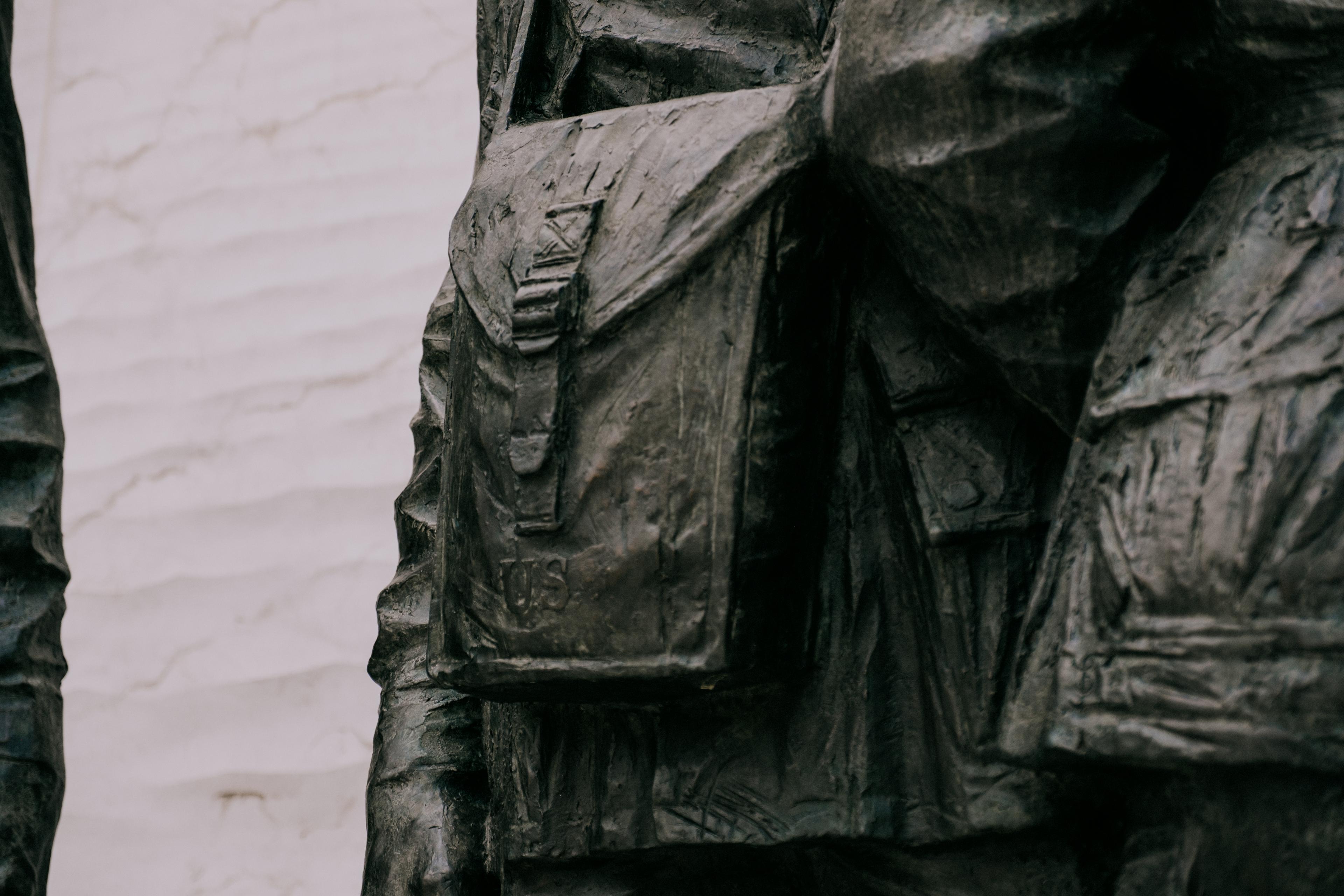 Eisenhower Memorial statue